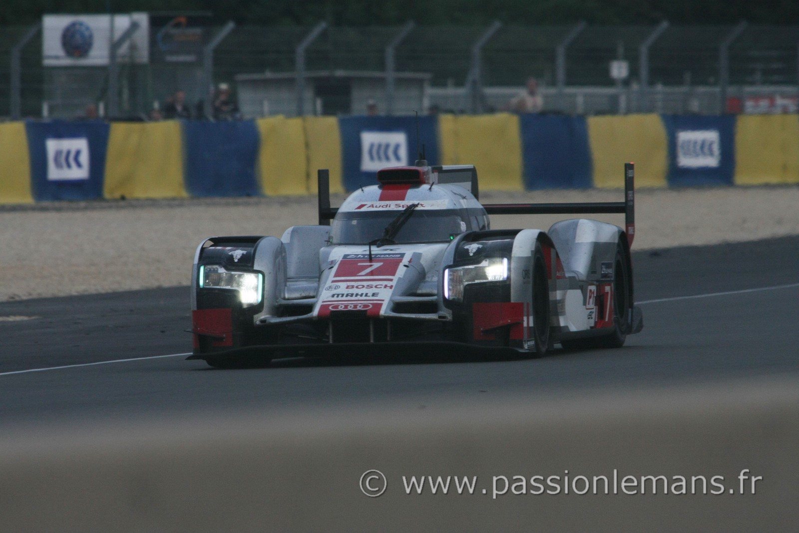 Audi r18 2015